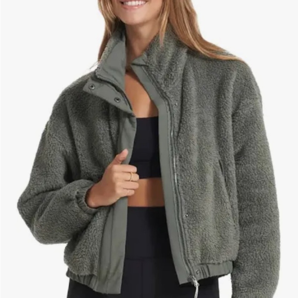 Vuori Olive Green Sherpa zip up Medium